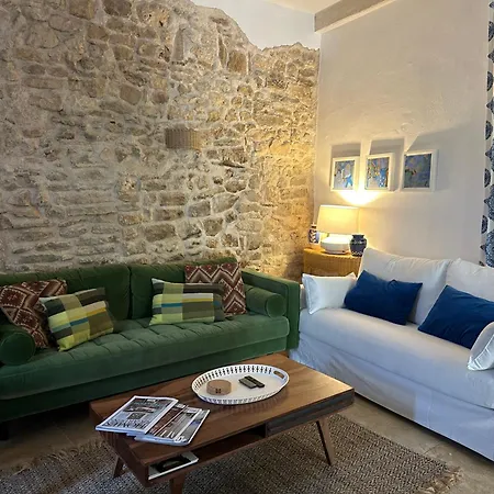 Ancien Prieure Renove - 