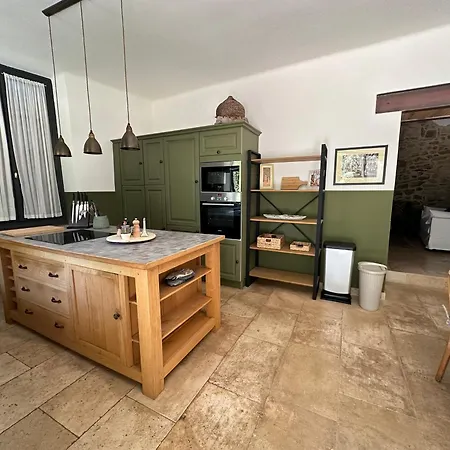 Ancien Prieure Renove - 