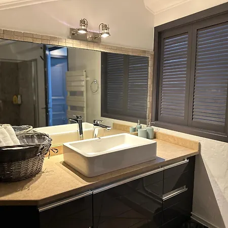 Ancien Prieure Renove - 