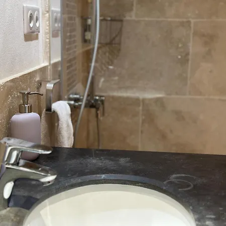 Ancien Prieure Renove - 