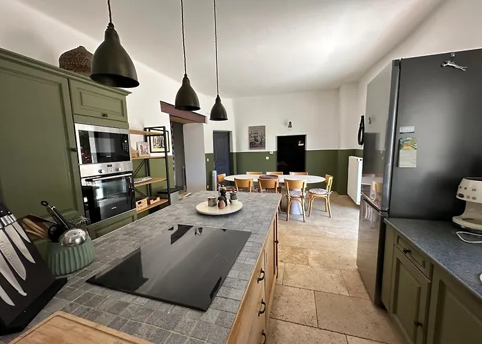 Вилла Ancien Prieure Renove - 