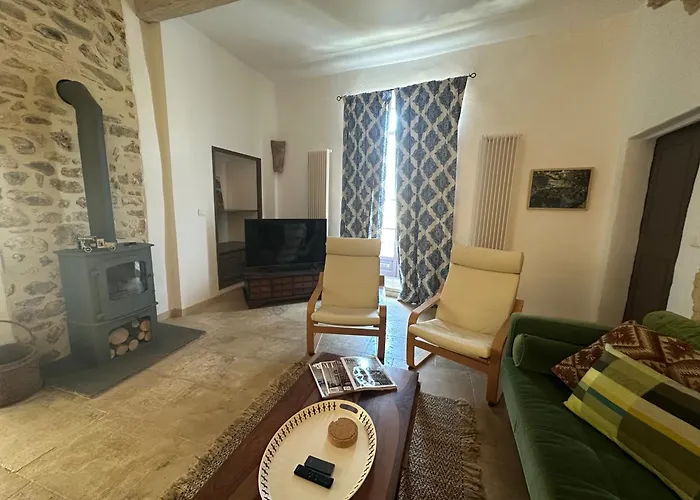 Ancien Prieure Renove - 