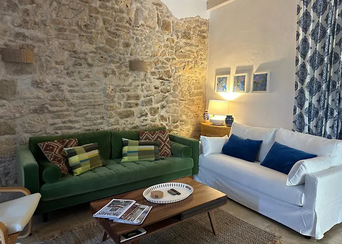 Ancien Prieure Renove - 
