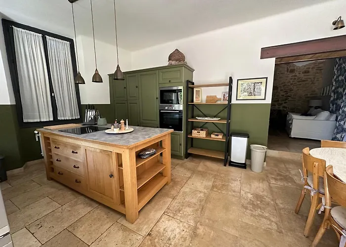 Ancien Prieure Renove - 