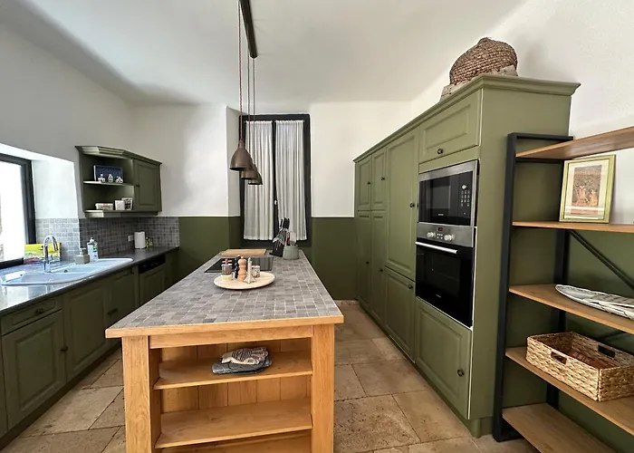 Ancien Prieure Renove - 