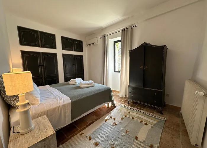 Ancien Prieure Renove - 