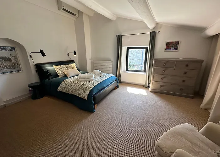 Ancien Prieure Renove - 