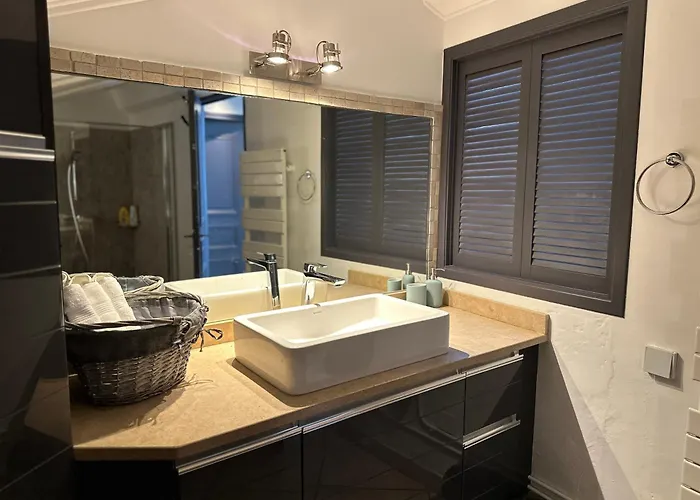 Ancien Prieure Renove - 