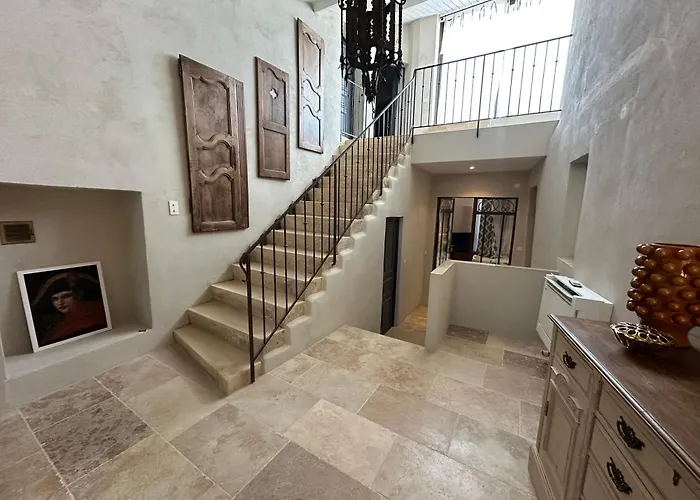 Ancien Prieure Renove - 